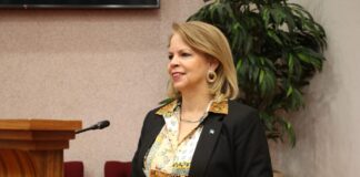 Lider di Fraccion di MEP Evelyn Wever-Croes: Ora parlamento no por reuni, democracia ta perde; Presidente Marlon Sneek ta bayendo riba un caminda peligroso pa nos democracia