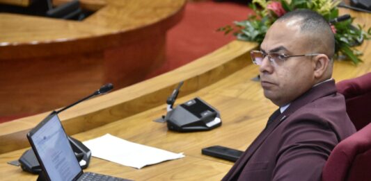 Eduard Pieters (PPA): “Parlamento a silencia gremionan y ta pone autonomia di Aruba na riesgo”