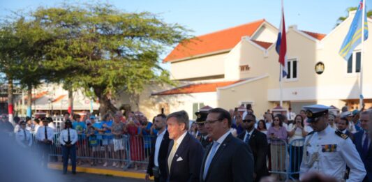 Fort Zoutman: Encuentro cu Lidernan di Fraccion di Parlamento y Conseho di Minister