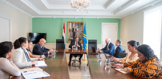 Minister Geoffrey Wever: Fitch ta upgrade Aruba un biaha mas