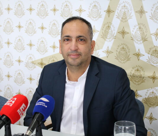 Dangui Oduber: 1 aña di gobernacion a resulta den: chaos, aumento di costo di bida y sin solucion pa problemanan grandi di pais Aruba!