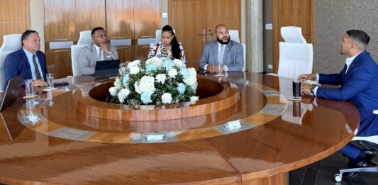 Minister Wendrick Cicilia y Minister Middelhof ta fortalece agenda regional pa turismo y conectividad