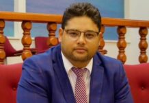 Parlamentario John Hart di AVP: Iregularidad serio den pago di FASE y actividad ilegal mester bin dilanti lo mas pronto posibel