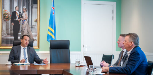 Minister Geoffrey Wever: Reunion trimestral cu KVK cu enfoke riba cost of doing business y posicion economico-financiero di Aruba