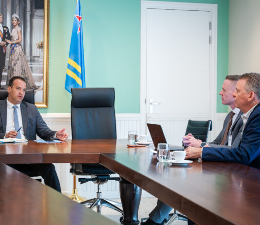 Minister Geoffrey Wever: Reunion trimestral cu KVK cu enfoke riba cost of doing business y posicion economico-financiero di Aruba