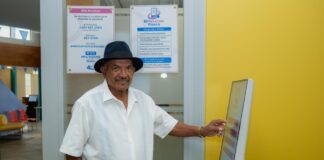 Efraim Giel a aprecia iniciativa di kiosk SVB pa facilita acceso na informacion