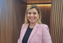 Parlamentario di AVP, John Hart: Parlamento tambe kier tende kico AWSS ta haciendo pa cu molester na Parkietenbos