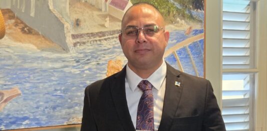 Parlamentario Eduard Pieters (PPA): “Un oportunidad historico perdi pa frena introduccion di ley di HOFA durante bishita Real”