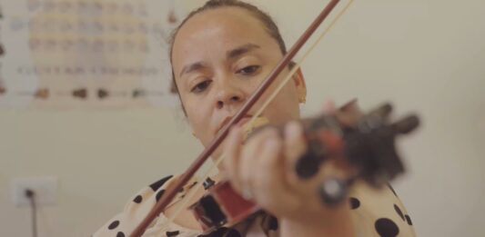 Kirsten Henriquez: Pasion pa Violin nace na Porta pa Harmonia