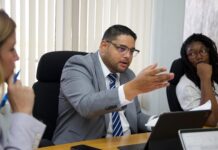 Parlamentario di AVP, John Hart:Presupuesto DOW 2026 mester marca un cambio pa mantencion preventivo di infrastructura