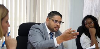 Parlamentario di AVP, John Hart:Presupuesto DOW 2026 mester marca un cambio pa mantencion preventivo di infrastructura