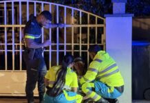 Homber di edad a cay riba caya y tabata herida na su cara