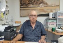 Historia tras di Cortina: Cu Vision, Conviccion, Strategia, Determinacion y Recursonan di un ciudadano di Aruba cu a trece MEP na un Victoria Abrumador