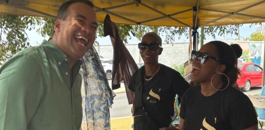 San Nicolas Pop-Up Market ta crece como motor di economia local cu mas di 60 vendor presente e diasabra aki