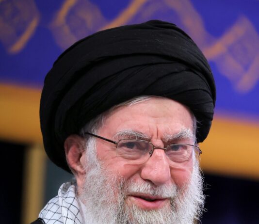 A Confirma fayecimento di e Lider Supremo di Iran, Ayatollah Ali Khamenei