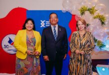 Parlamentario Xiomara Maduro ta felicita FIU Aruba cu nan 30 aniversario