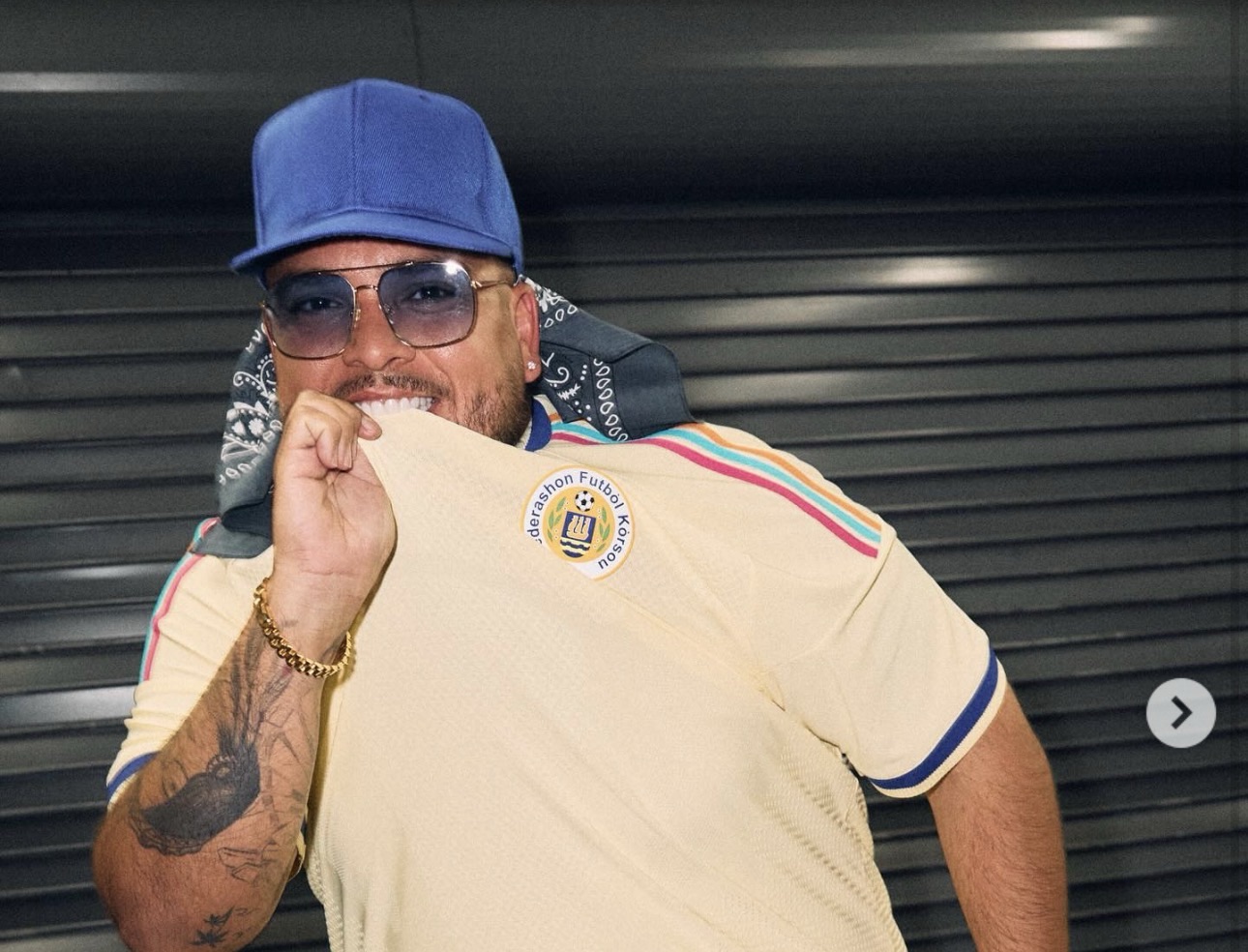 Adidas ta scohe Jeon pa inaugura uniform nobo di Curacao mundialmente