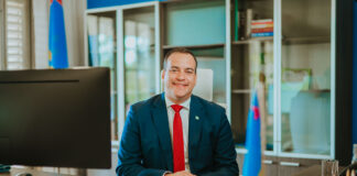 Minister Geoffrey Wever ta biaha pa exterior pa fortelece Aruba su posicion internacional y reunie y atrae inversionista internacional pa un prestamo di 160 miyon USD na merca y europa