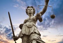 Homber di 62 aña deteni na Kamay y gara cu hopi placa y droga