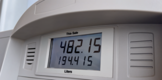 Pueblo ta solidario cu decision di gobierno pa absorba aumento den prijs di combustibel