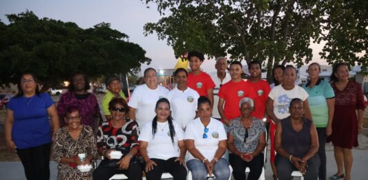 Actividad “Un Atardi Ameno” a reuni comunidad 60+ di Bario Mabon