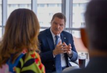 Encuentro enfoca riba cooperacion y exploracion di oportunidadnan cu Development Bank of Latin America and the Caribbean (CAF) Mission