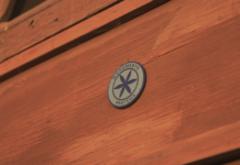 Prome Minister Mike Eman ta reafirma compromiso pa restauracion di herencia historico na Bernhardstraat