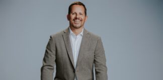 Miguel Mansur: 𝐒𝐈𝐍 𝐑𝐄𝐅𝐎𝐑𝐌𝐀 𝐀𝐃𝐌𝐈𝐍𝐈𝐒𝐓𝐑𝐀𝐓𝐈𝐕𝐎 𝐆𝐎𝐁𝐈𝐄𝐑𝐍𝐎 𝐓𝐀 𝐏𝐄𝐑𝐃𝐄 𝐒𝐔 𝐓𝐄𝐌𝐏𝐎 𝐘 𝐏𝐈𝐎 𝐀𝐈𝐍𝐃𝐀 𝐏𝐄𝐑𝐇𝐔𝐃𝐈𝐂𝐀 𝐃𝐄𝐒𝐀𝐑𝐎𝐘𝐎 𝐃𝐈 𝐍𝐎𝐒 𝐏𝐀𝐈𝐒 𝐘 𝐏𝐔𝐄𝐁𝐋𝐎