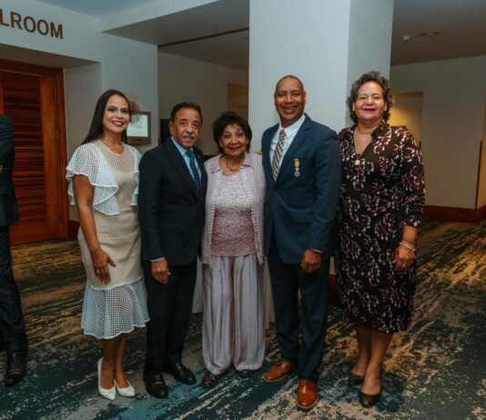 Gabinete AVP- Futuro ta felicita Condecoradonan Real