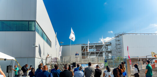 Minister Cicilia ta reconoce e forsa laboral tras di transformacion di Aeropuerto di Aruba