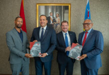 Cumpliendo cu ley, afta a entrega cuenta annual 2025 na minister Geoffrey Wever