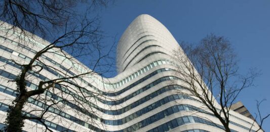 DUO ta sigui amplia yamada di video y e-learning den region Caribense