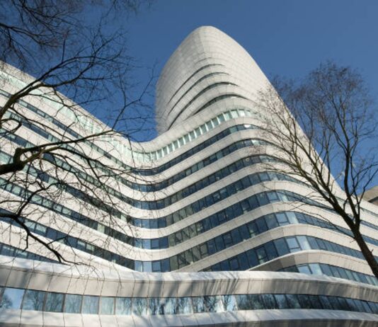 DUO ta sigui amplia yamada di video y e-learning den region Caribense