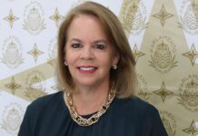 Evelyn Wever-Croes: Ya cu minister Dowers no sa su trabou, laga mi yuda minister Ddowers, con pa recobra e placa y terenonan den caso Avestrus