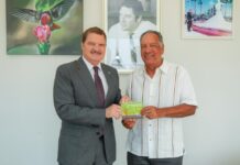 Entrega di dos publicacion ta destaca balor di conocemento botanico y tradicion medicinal