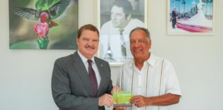 Entrega di dos publicacion ta destaca balor di conocemento botanico y tradicion medicinal