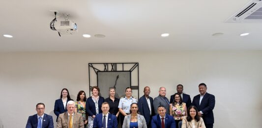 Dos protocol importante firma: Minister Wendrick Cicilia presente durante conferencia maritimo na Sint Maarten