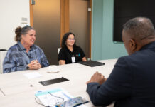 Minister Dowers a reuni cu Fundacion Guia Mi: Fortificando proteccion di nos muchanan