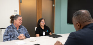 Minister Dowers a reuni cu Fundacion Guia Mi: Fortificando proteccion di nos muchanan