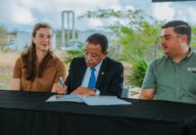 Minister Herdé ta enfatisa pa balansa entre desaroyo y proteccion di Aruba su naturalesa