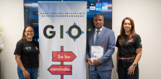 Presentacion di www.gio.aw na Minister Arthur Dowers
