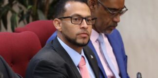 Miembro di Parlamento pa AVP, Dennerich Kelly: No tur prijs ta den man di gobierno, pero gobierno si tin deber di proteha poder di compra