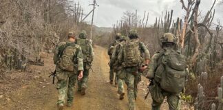 Ehercito Real Hulandes ta haci ehercicio na Boneiro