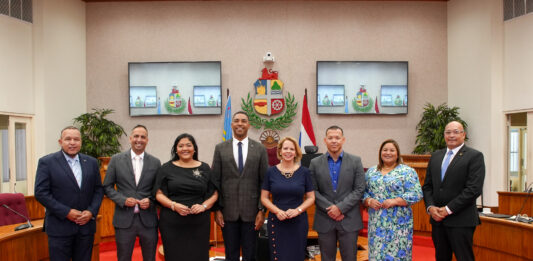 Fraccion di Mep ta pidi reunion urgente riba turismo: Aruba no por sigui ricibi mas y mas turista, e momento pa accion ta awor!