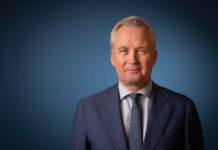 Secretario di estado Van der Burg ta bishita parti Caribense di Reino: enfoke ta riba gobernacion, siguridad y desaroyo economico