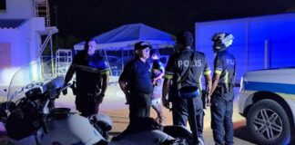 Durante control di trafico, chauffeur no a sigui ordo di polis