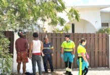 Hoben a cay den rooi cu su auto