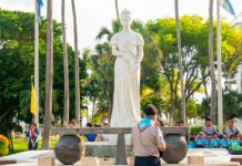 Un capitulo nobo den liderazgo pa Scouting Aruba: Prome Minister Mike Eman: disciplina y dedicacion di Scouting Aruba ta refleha precisamente loke nos pais tin mester