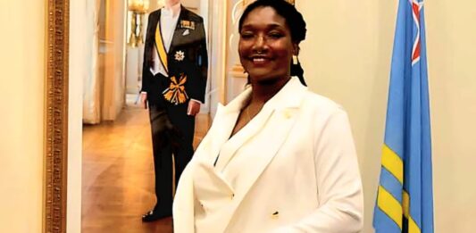 Parlamentario Otami Thomasia: “Si mundo ta duda Aruba, mester lidera”