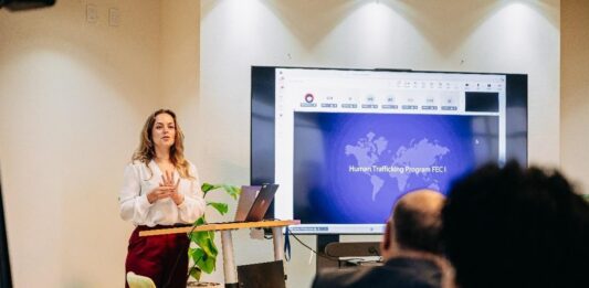 Autoridadnan di supervision di Reino ta reuni na Aruba pa atende cu riesgonan di traficacion di hende den e sistema financiero